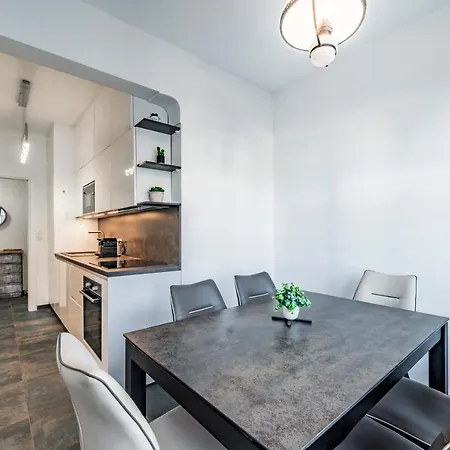 Apartment Brand New 2 Bedrooms Heart Of